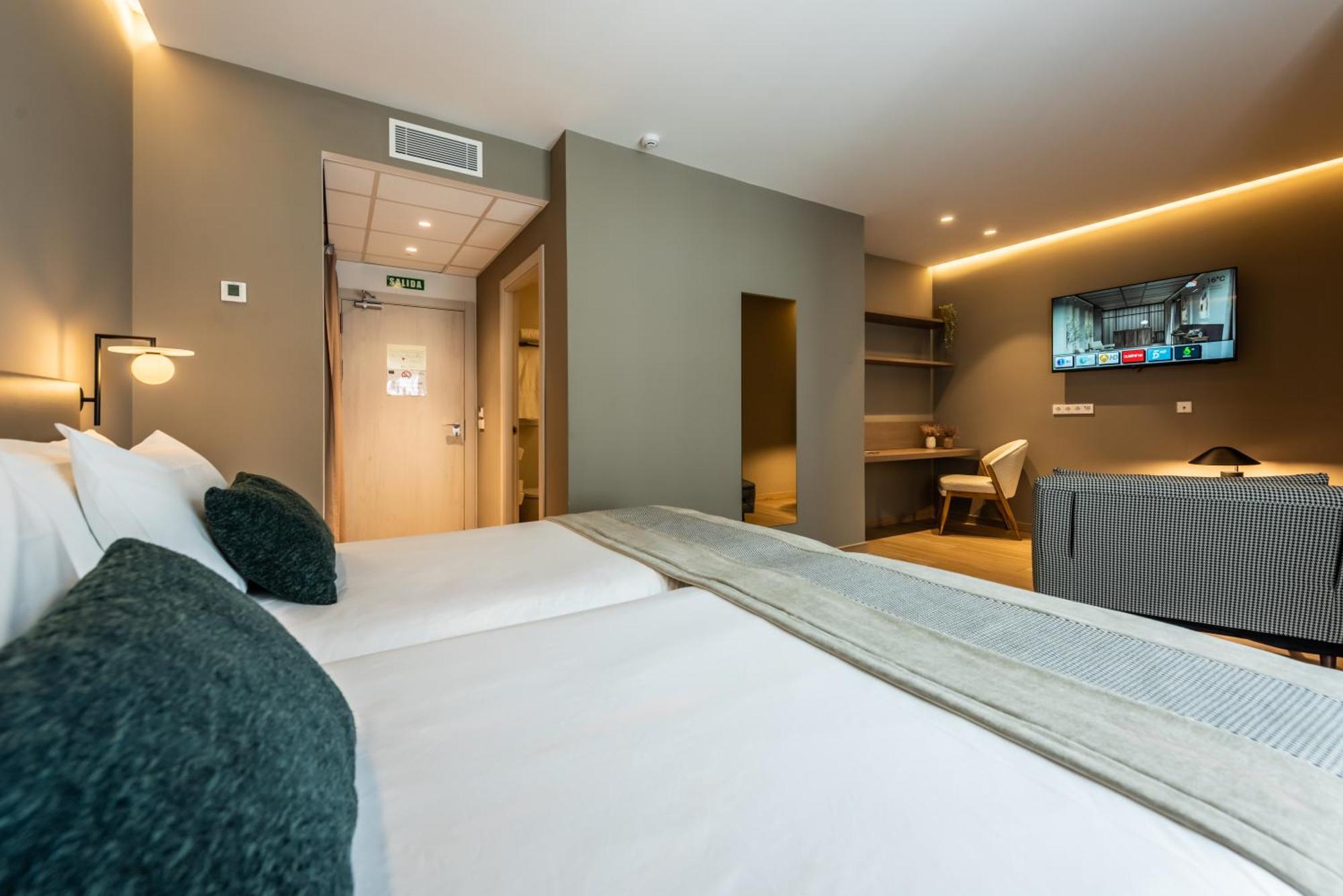 Silken Puerta De Irati Hotel Ochagavía Екстериор снимка